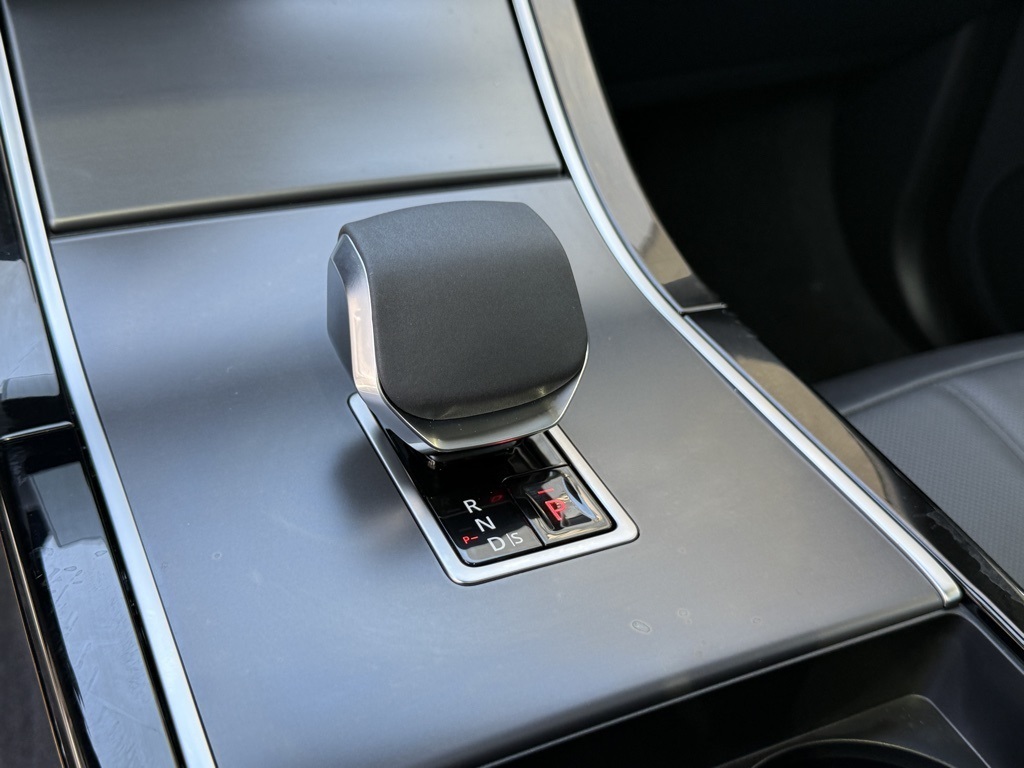 2026 Land Rover Range Rover Evoque S photo 17