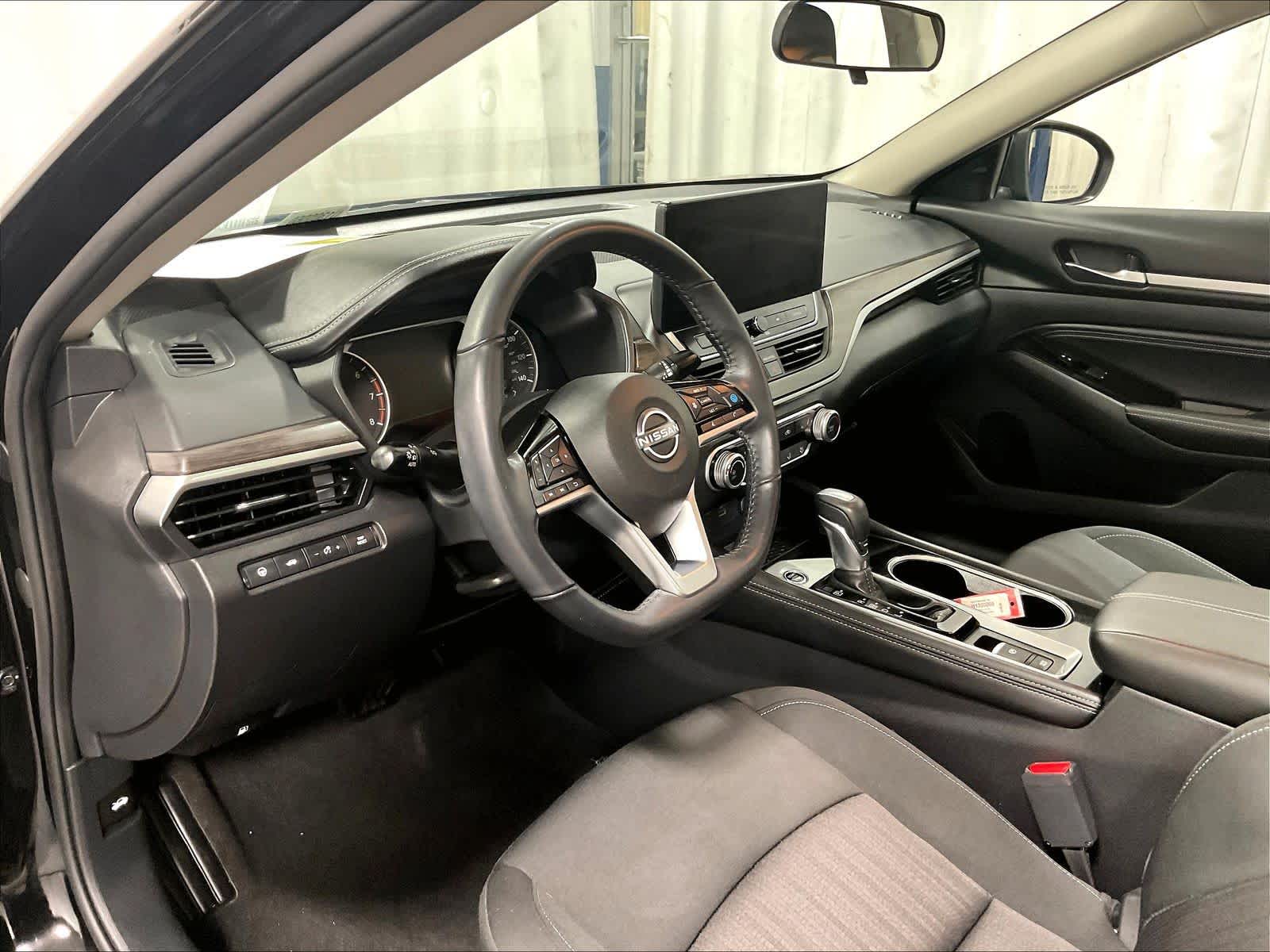 2023 Nissan Altima 2.5 SV photo 4