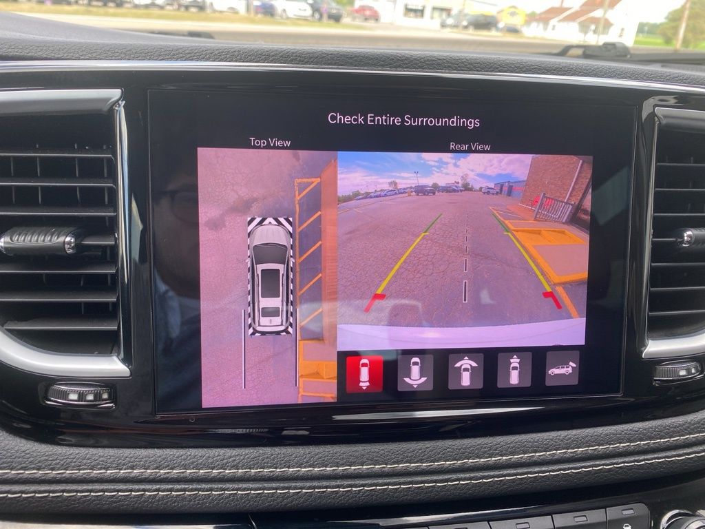 2022 Chrysler Pacifica Limited photo 3