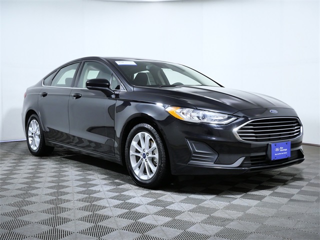 2020 Ford Fusion SE's photo
