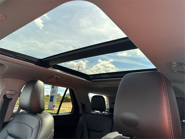2023 Ford Explorer XLT photo 28