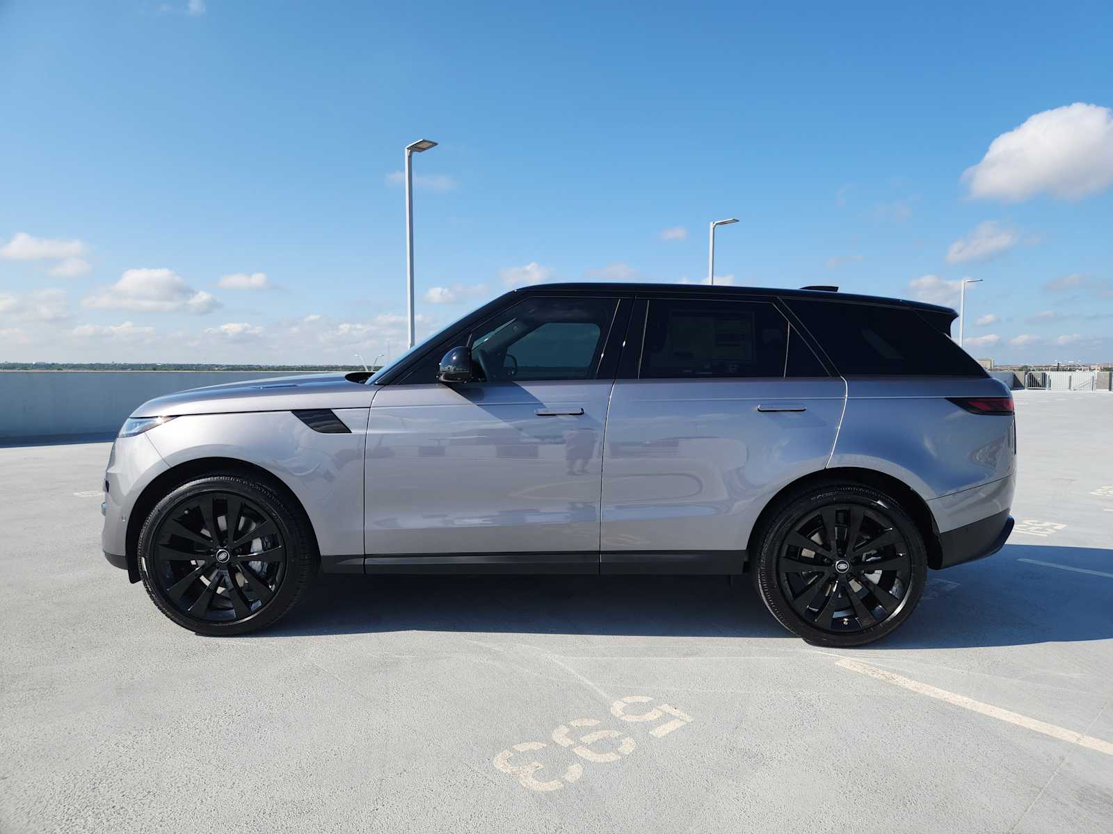 2025 Land Rover Range Rover Sport SE photo 4