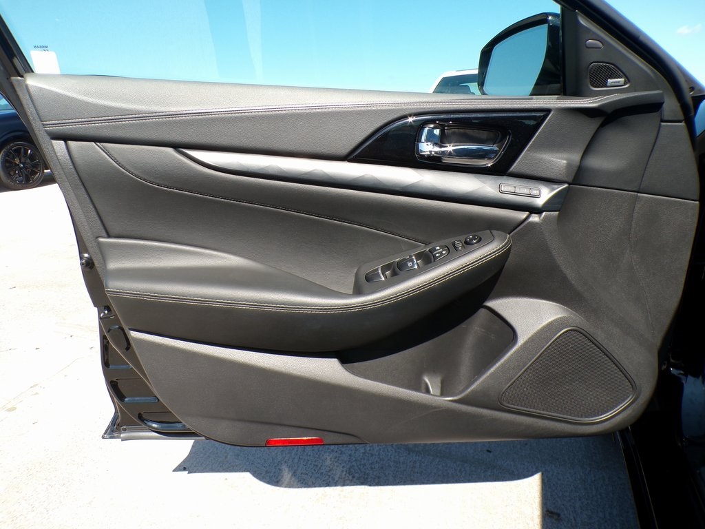 2023 Nissan Maxima Platinum photo 11