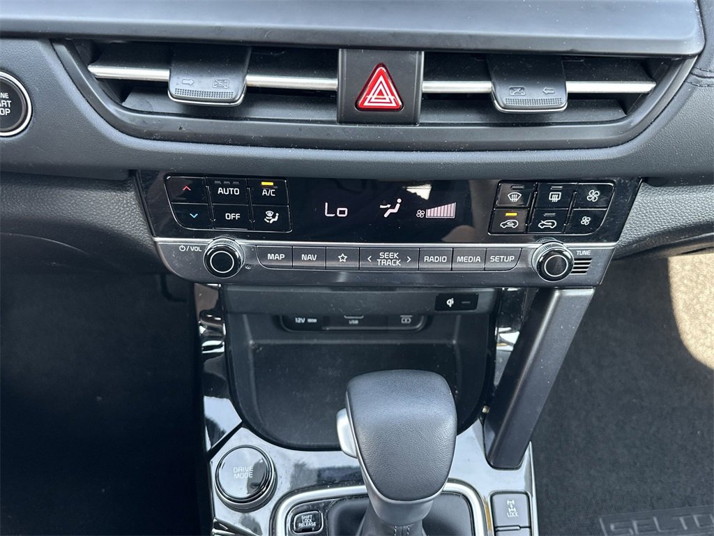 2024 Kia Seltos EX photo 22