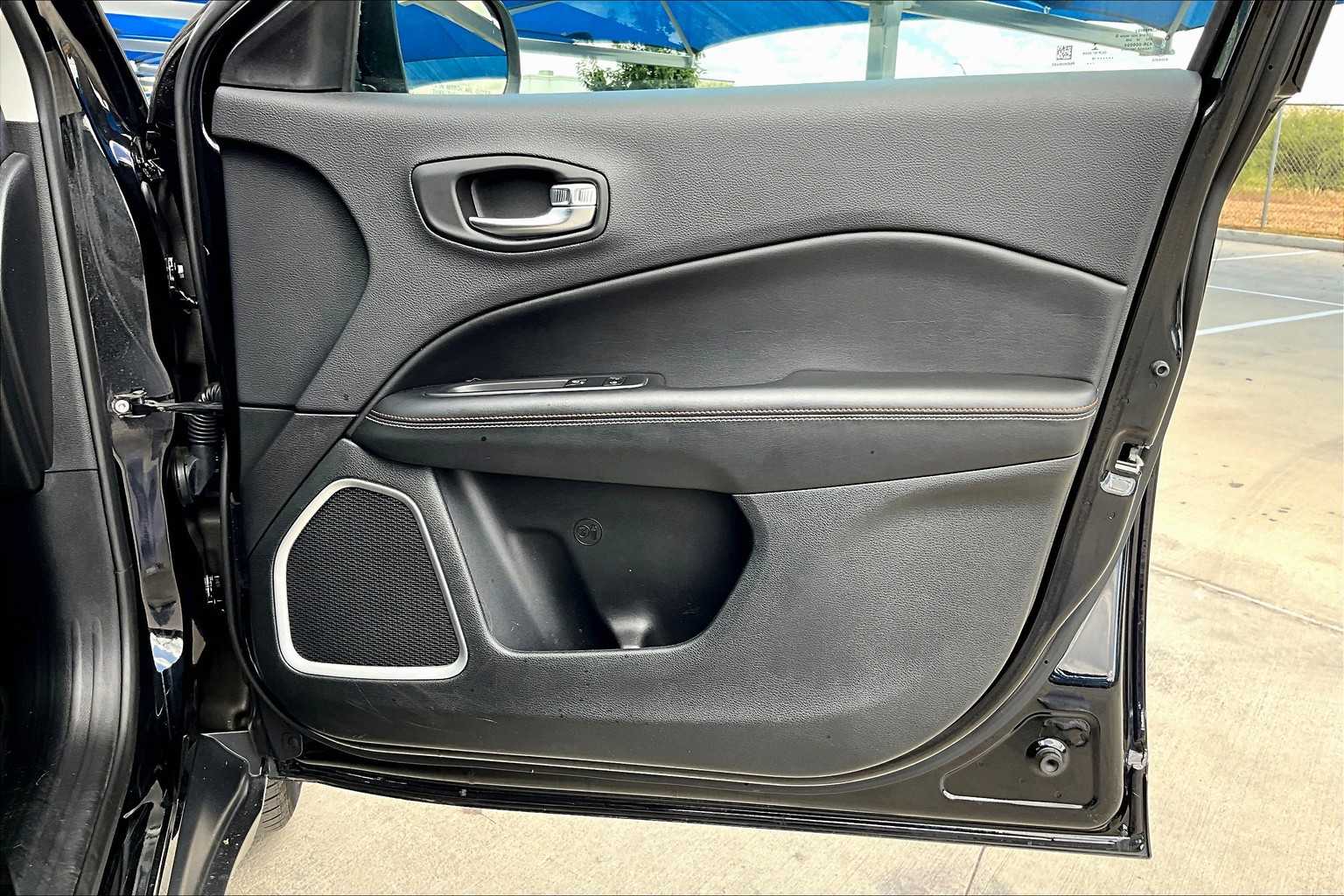 2018 Jeep Compass Latitude photo 20