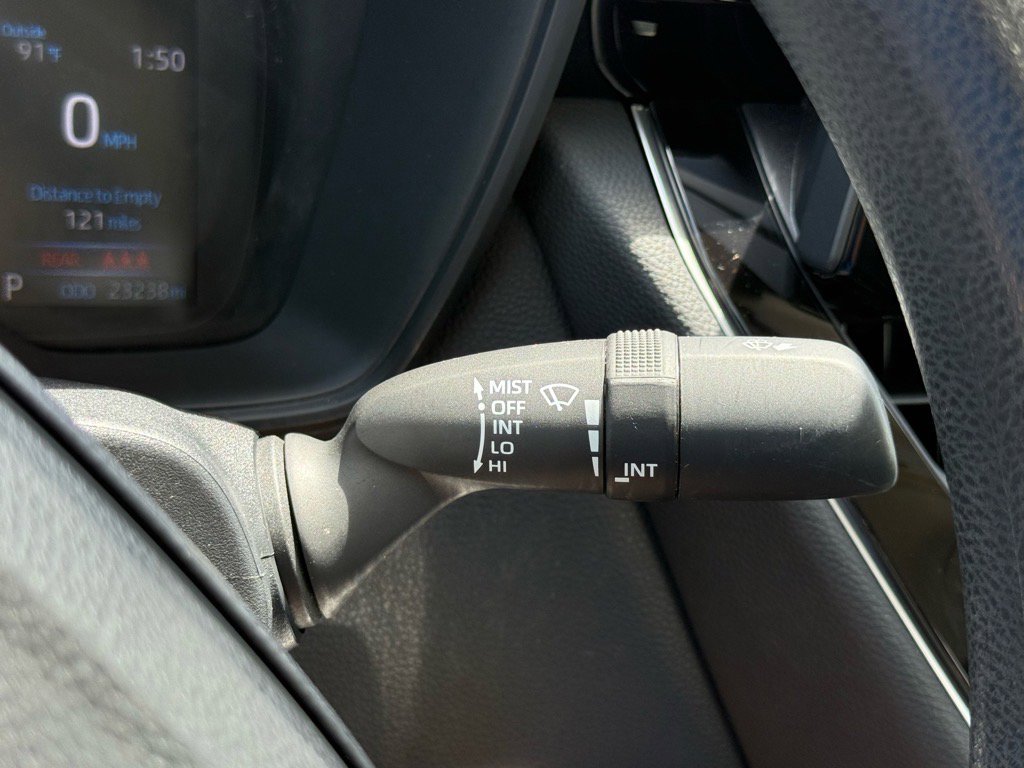 2022 Toyota Corolla LE photo 24