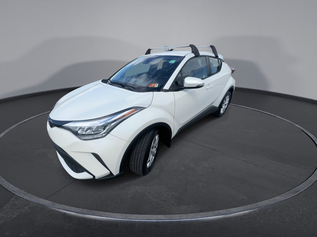 2021 Toyota C-HR LE photo 4