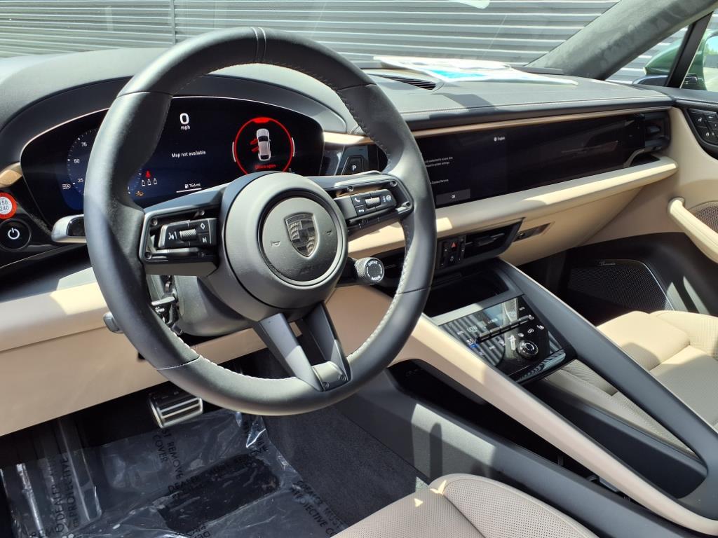 2024 Porsche Macan Electric Turbo photo 4