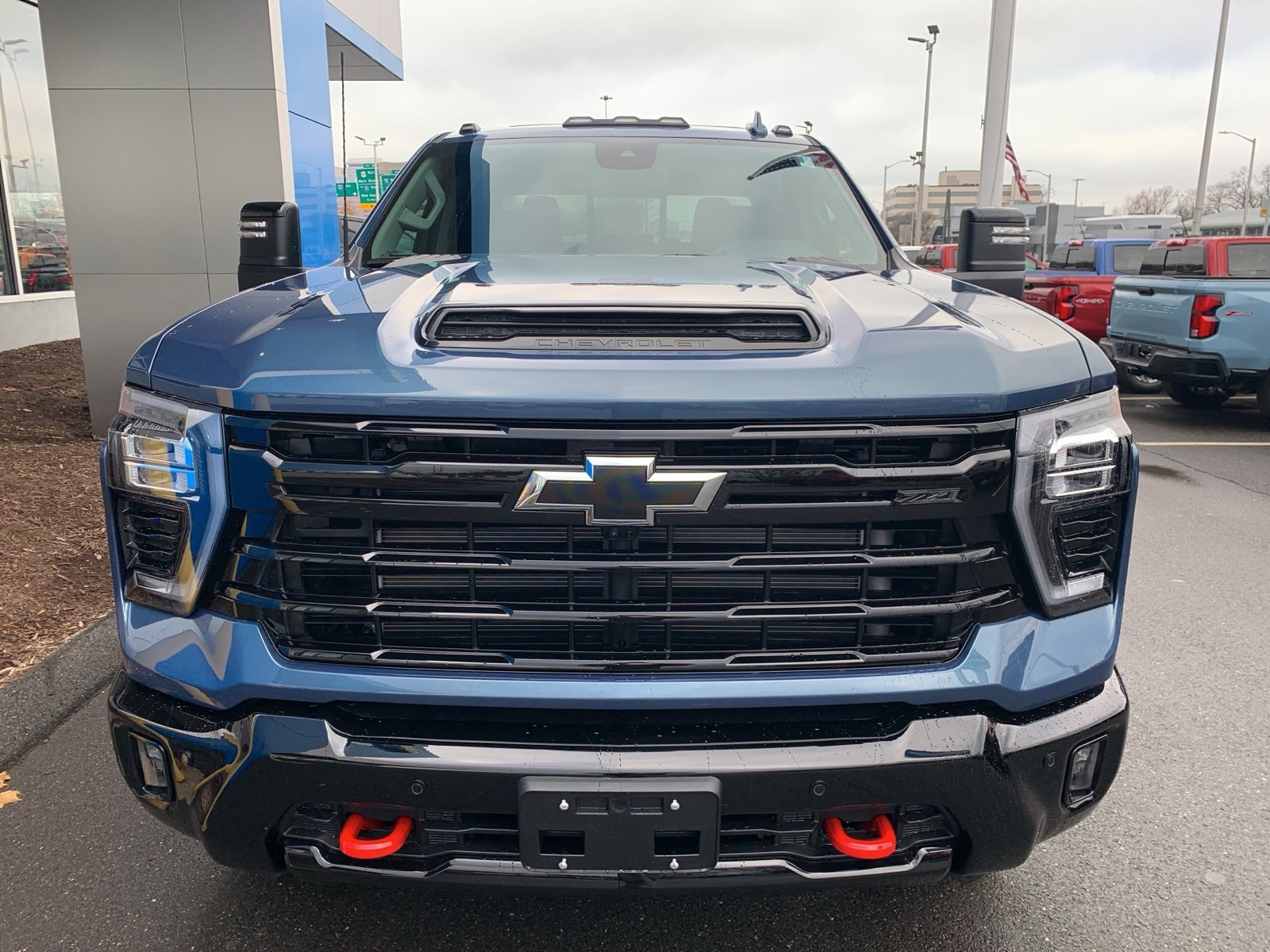 2026 Chevrolet Silverado 3500HD LTZ Trail Boss Z71 photo 2