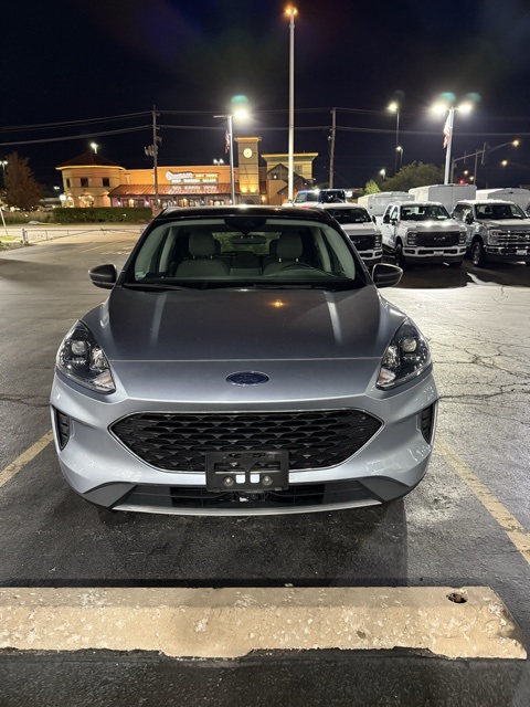 2022 Ford Escape SE photo 2