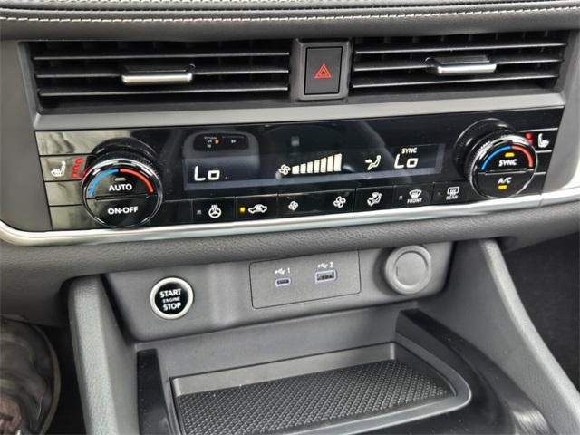 2023 Nissan Rogue SV photo 22