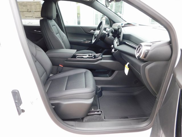 2026 Chevrolet Equinox LT photo 16
