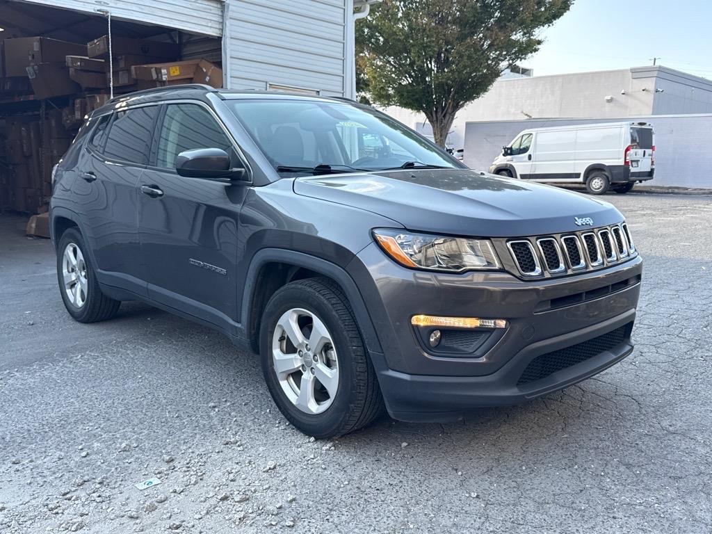 2019 Jeep Compass Latitude photo 3