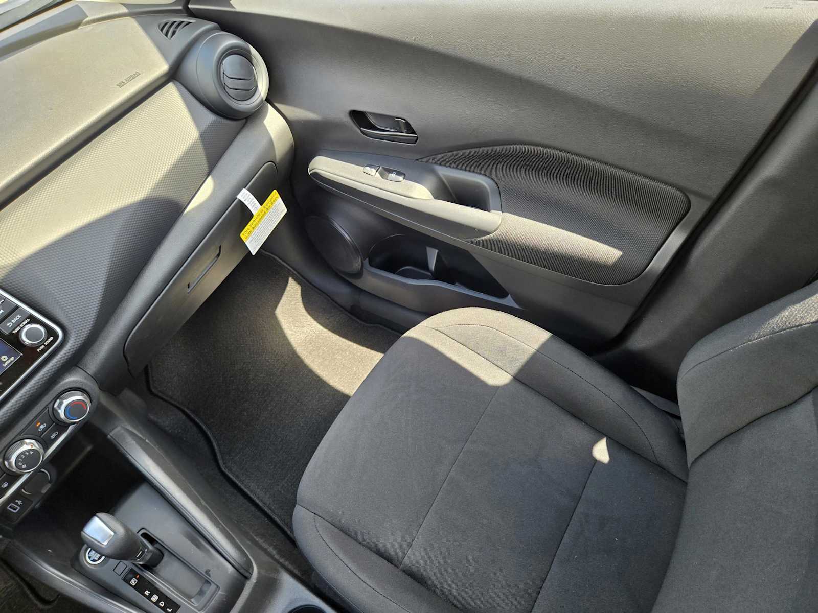 2025 Nissan Kicks Play S photo 13