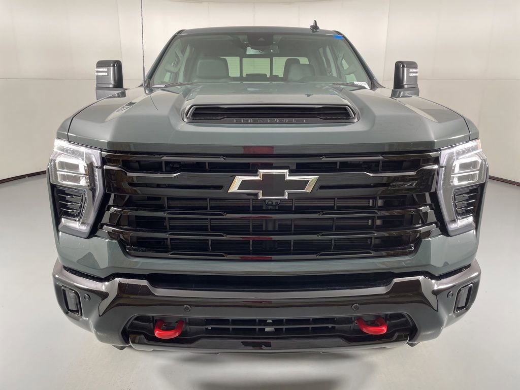 2026 Chevrolet Silverado 2500HD LT photo 3