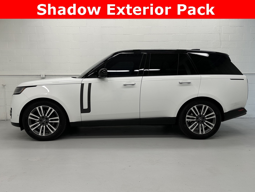 2023 Land Rover Range Rover SE photo 2
