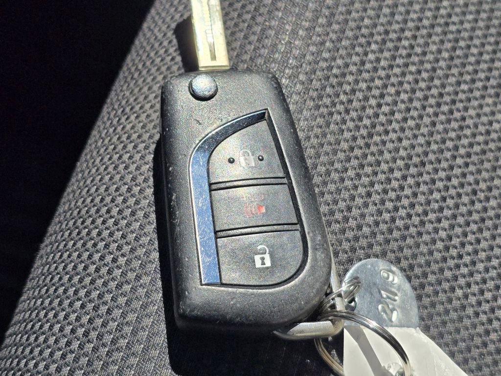 2022 Toyota RAV4 Hybrid LE photo 29