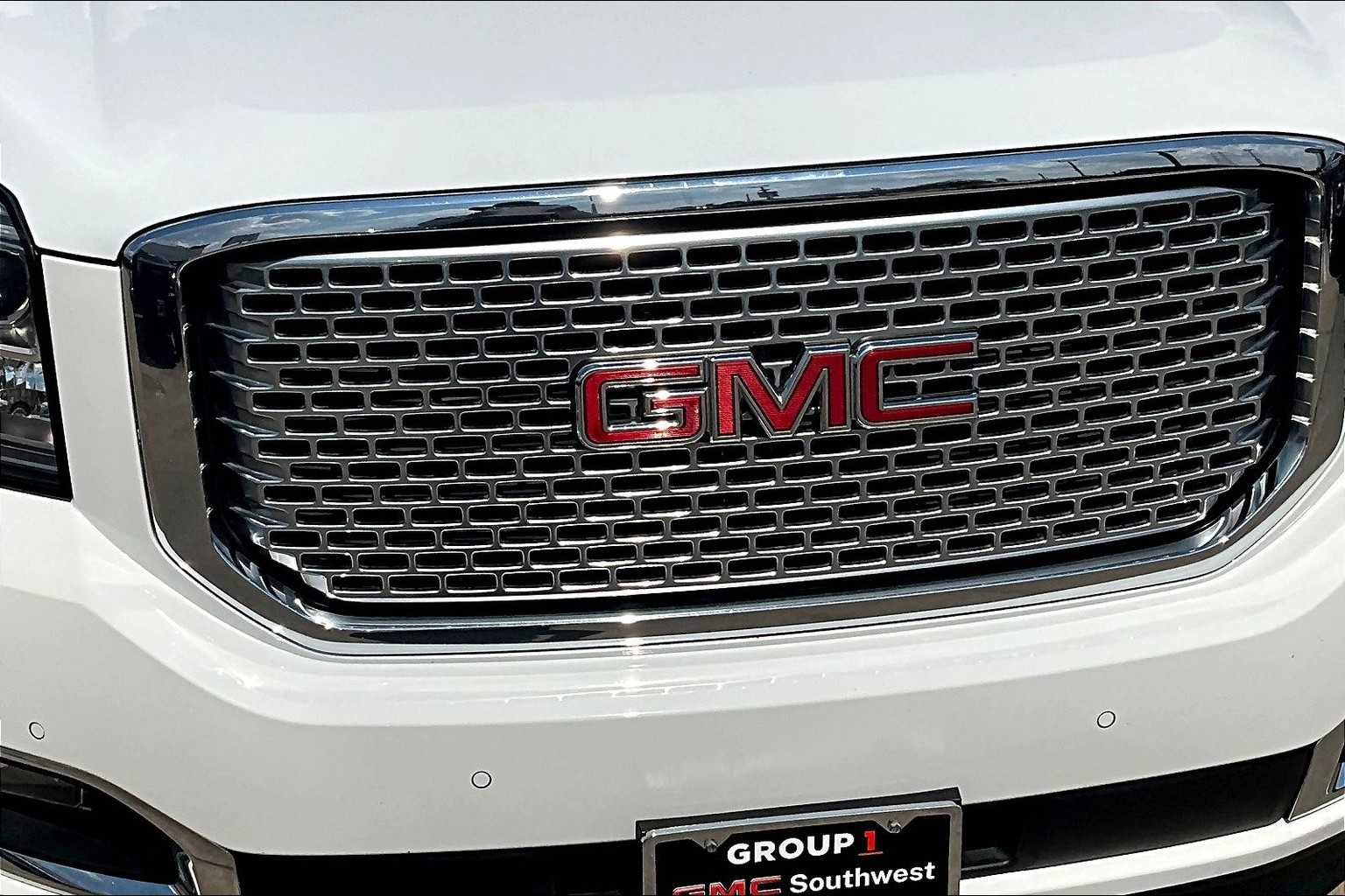 2017 Gmc Yukon Denali photo 28