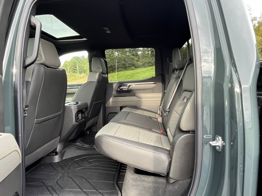 2026 Chevrolet Silverado ZR2 photo 4