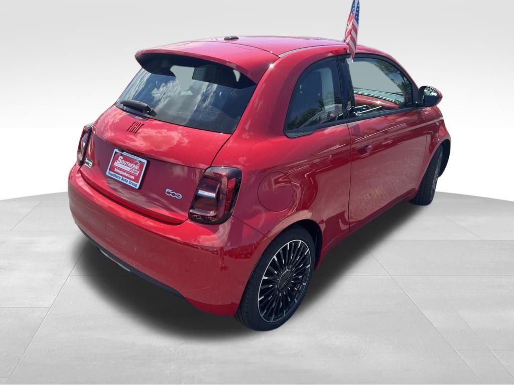 2024 Fiat 500e Red photo 16