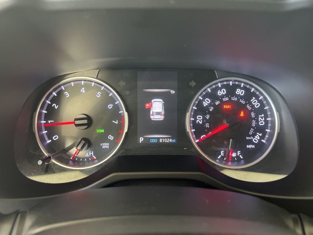 2019 Toyota RAV4 XLE photo 8