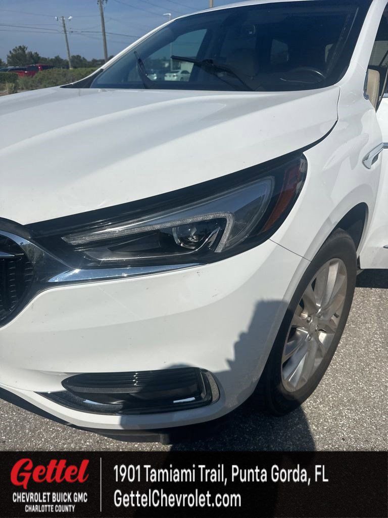 2020 Buick Enclave Essence's photo