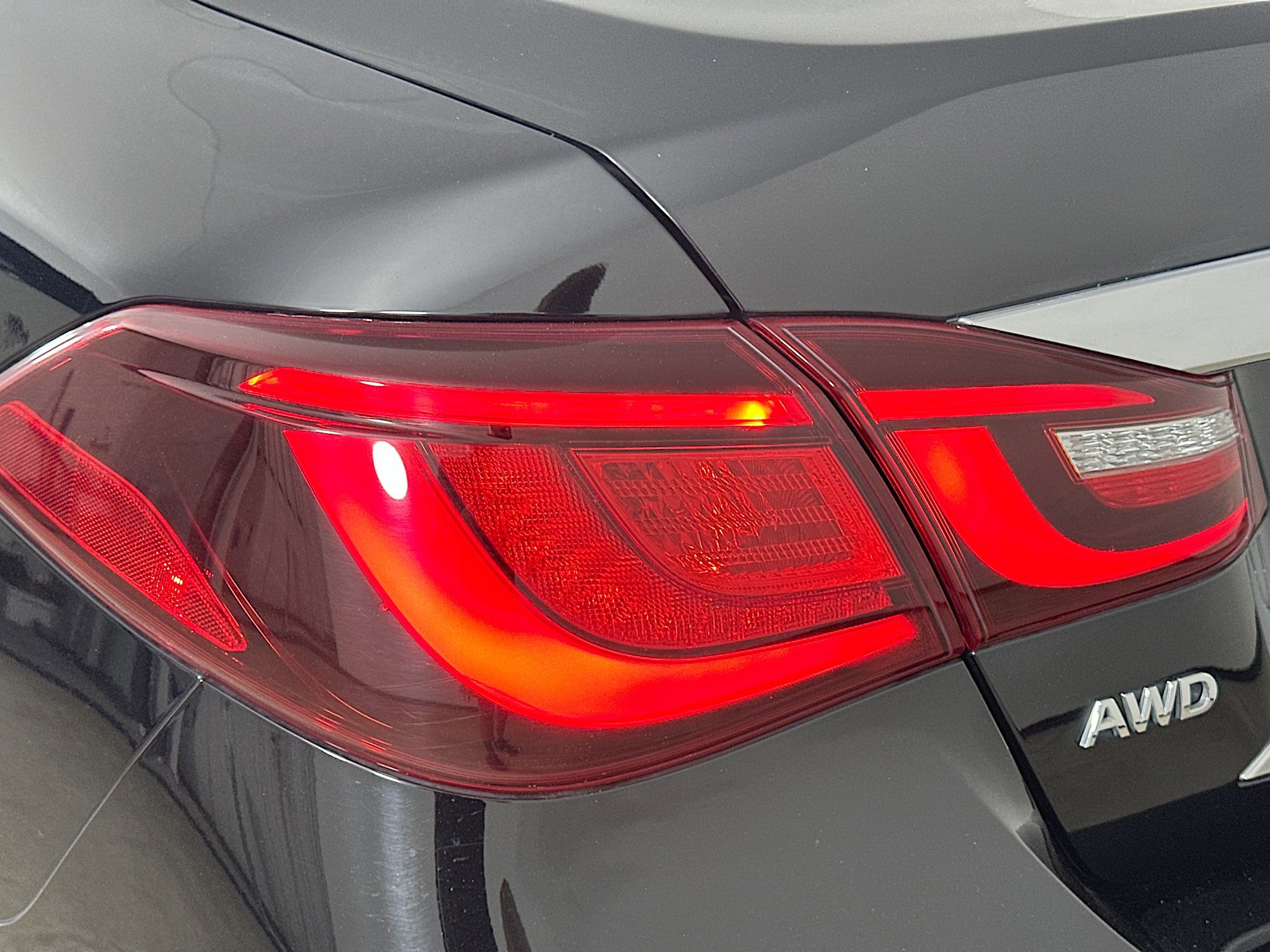 2017 Infiniti Q70 photo 37
