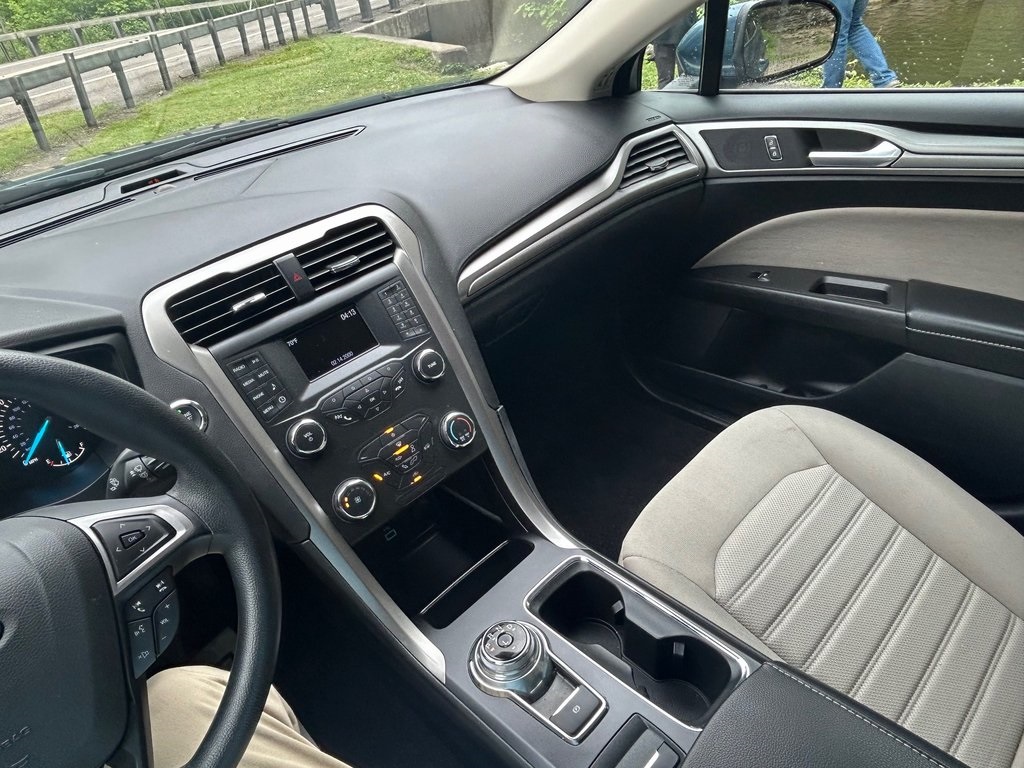 2019 Ford Fusion S photo 15