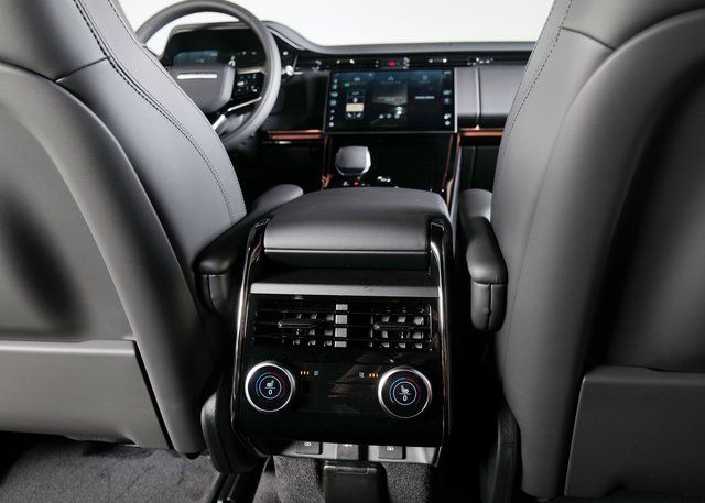 2025 Land Rover Range Rover Sport SE photo 8