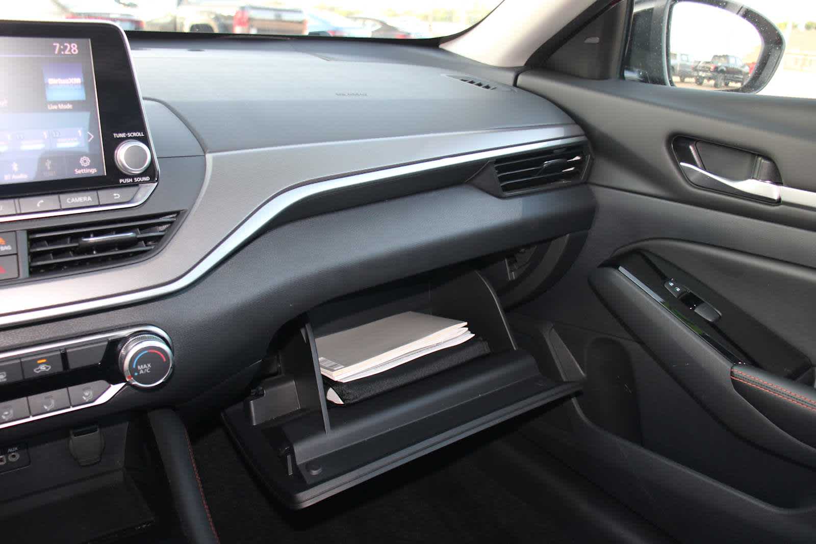 2024 Nissan Altima 2.5 SR photo 30