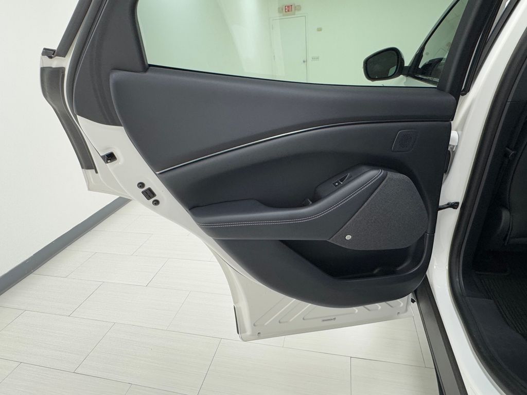 2022 Ford Mustang Mach-E Premium photo 12