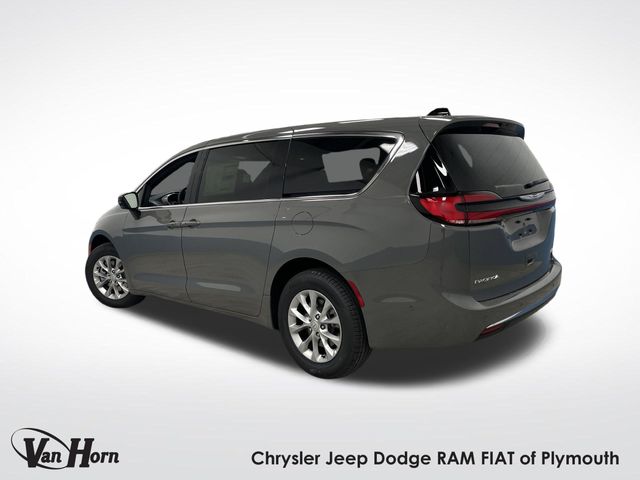 2025 Chrysler Pacifica photo 3