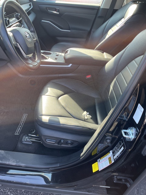 2023 Toyota Highlander Limited Platinum XLE XSE photo 2