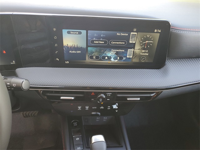 2025 Nissan Kicks SR photo 5