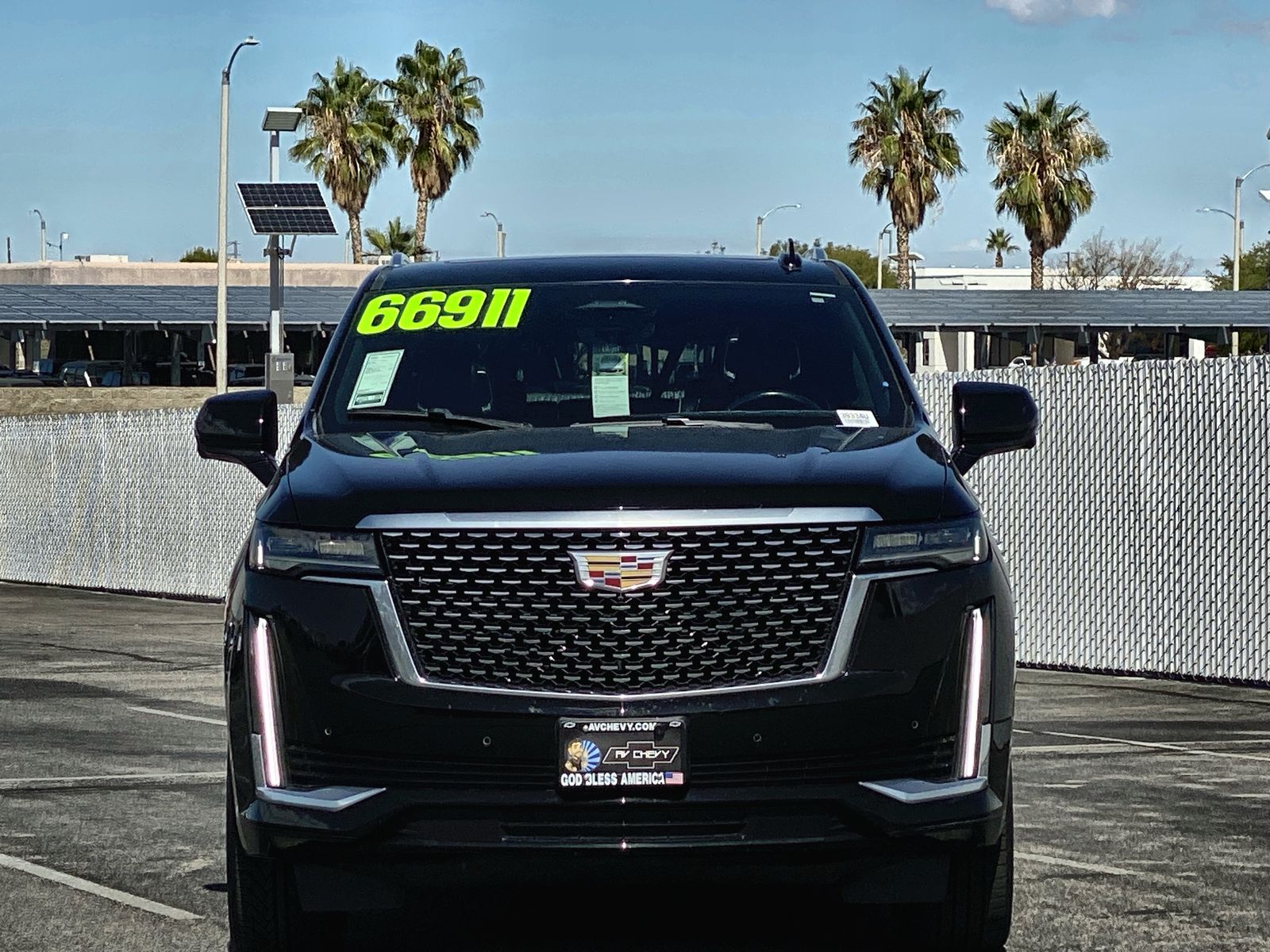 2023 Cadillac Escalade ESV Premium Luxury photo 2