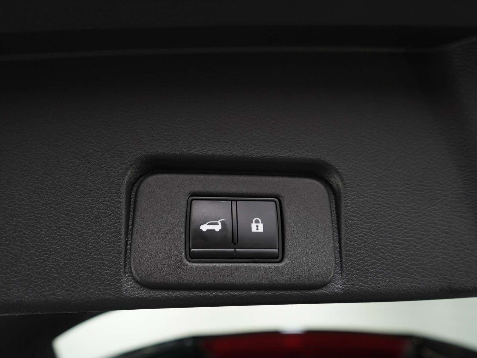 2024 Nissan Rogue SV photo 3