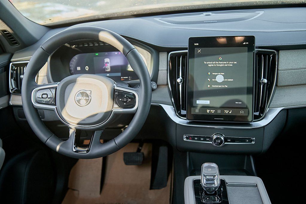 2026 VOLVO XC90 - Image 24