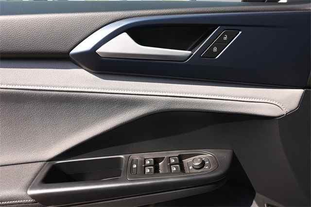 2024 Volkswagen Taos SE photo 22