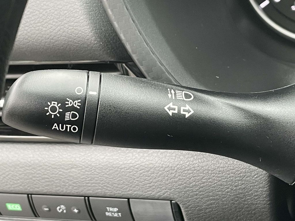 2025 Nissan Sentra SV photo 22
