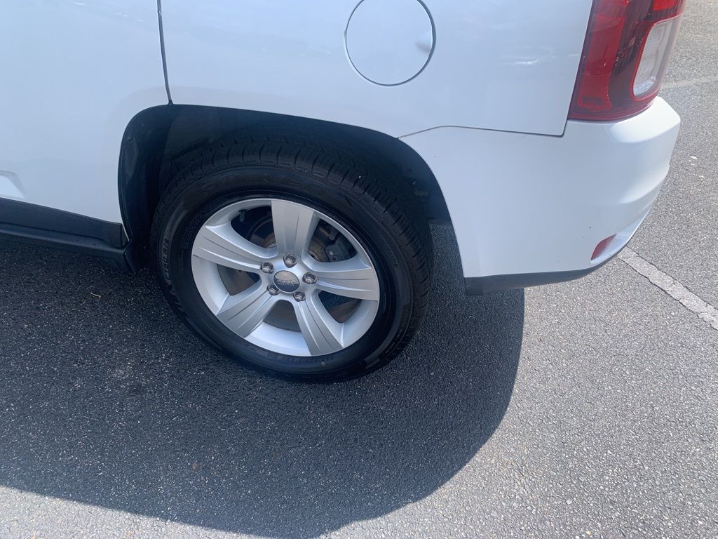 2014 Jeep Compass Latitude photo 14