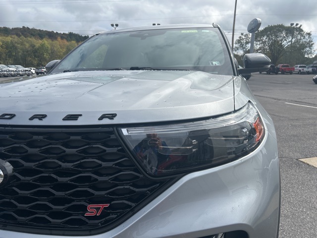 2021 Ford Explorer ST photo 10