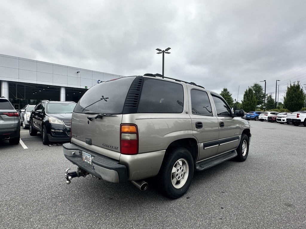 2001 Chevrolet Tahoe LS photo 3