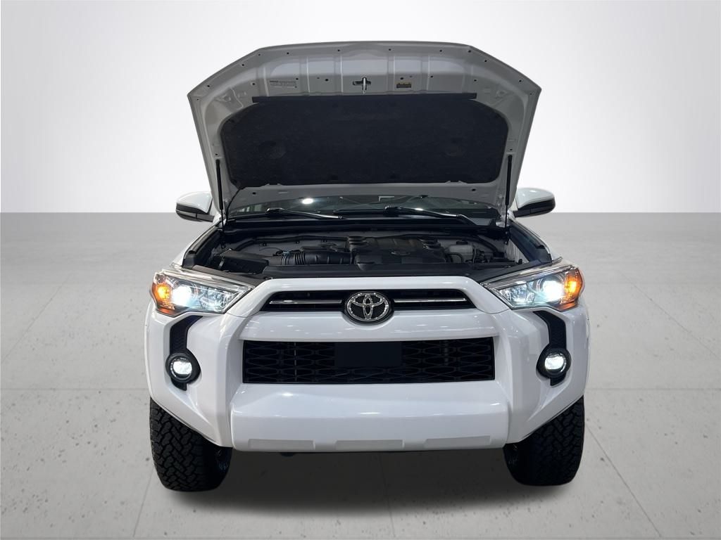 2022 Toyota 4Runner SR5 photo 4