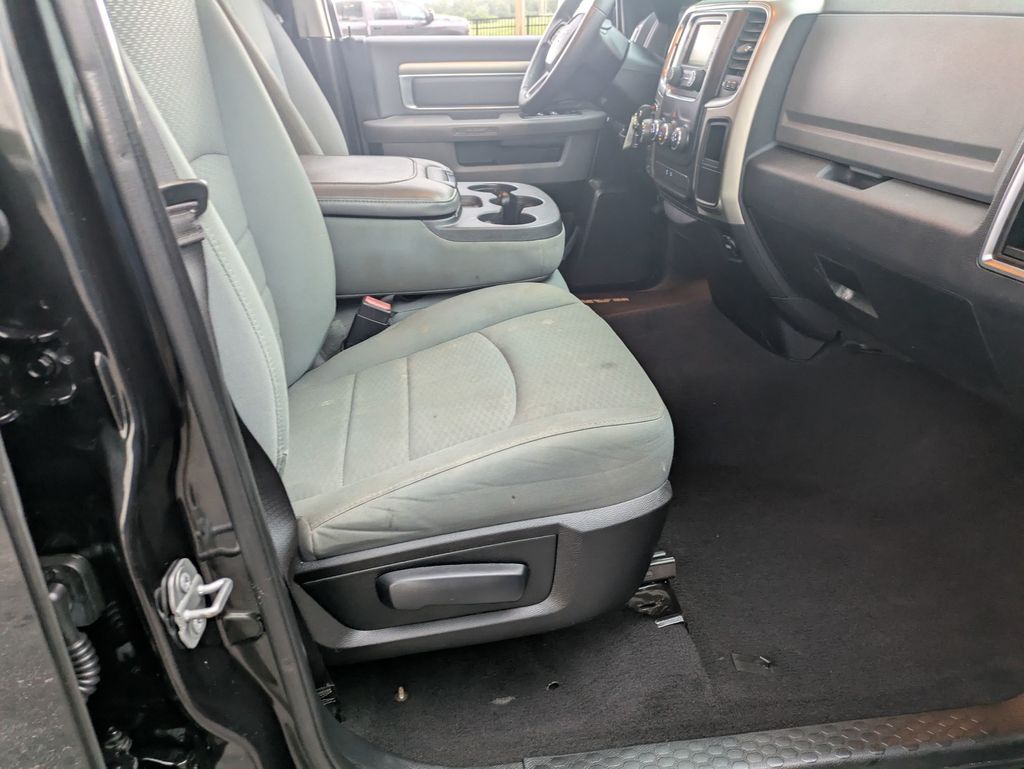 2016 Ram 1500 SLT photo 25