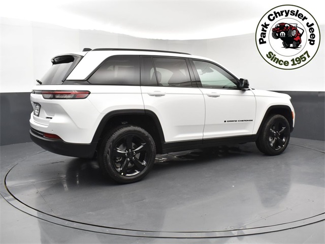 2025 Jeep Grand Cherokee Limited photo 6