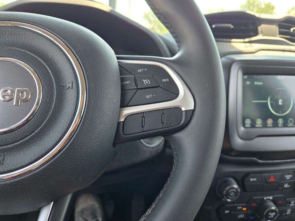 2021 Jeep Renegade Latitude photo 25