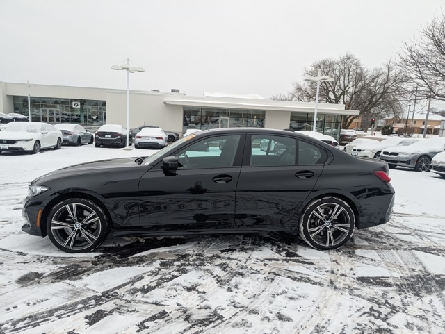 2023 BMW 3 Series 330i's photo