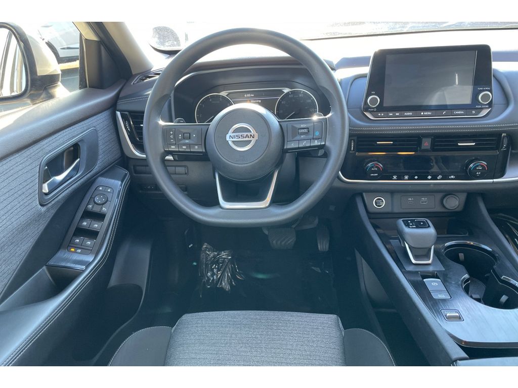 2021 Nissan Rogue SV photo 14