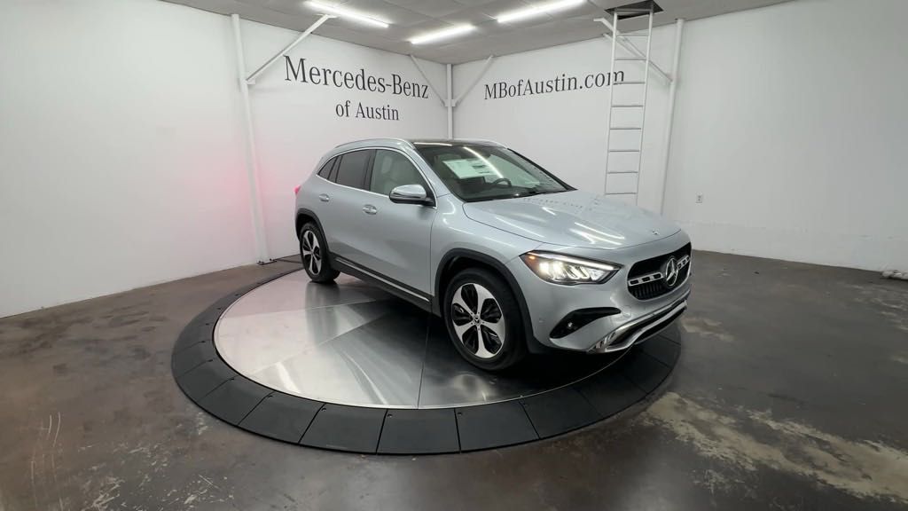 2025 Mercedes Benz GLA 250 photo 2