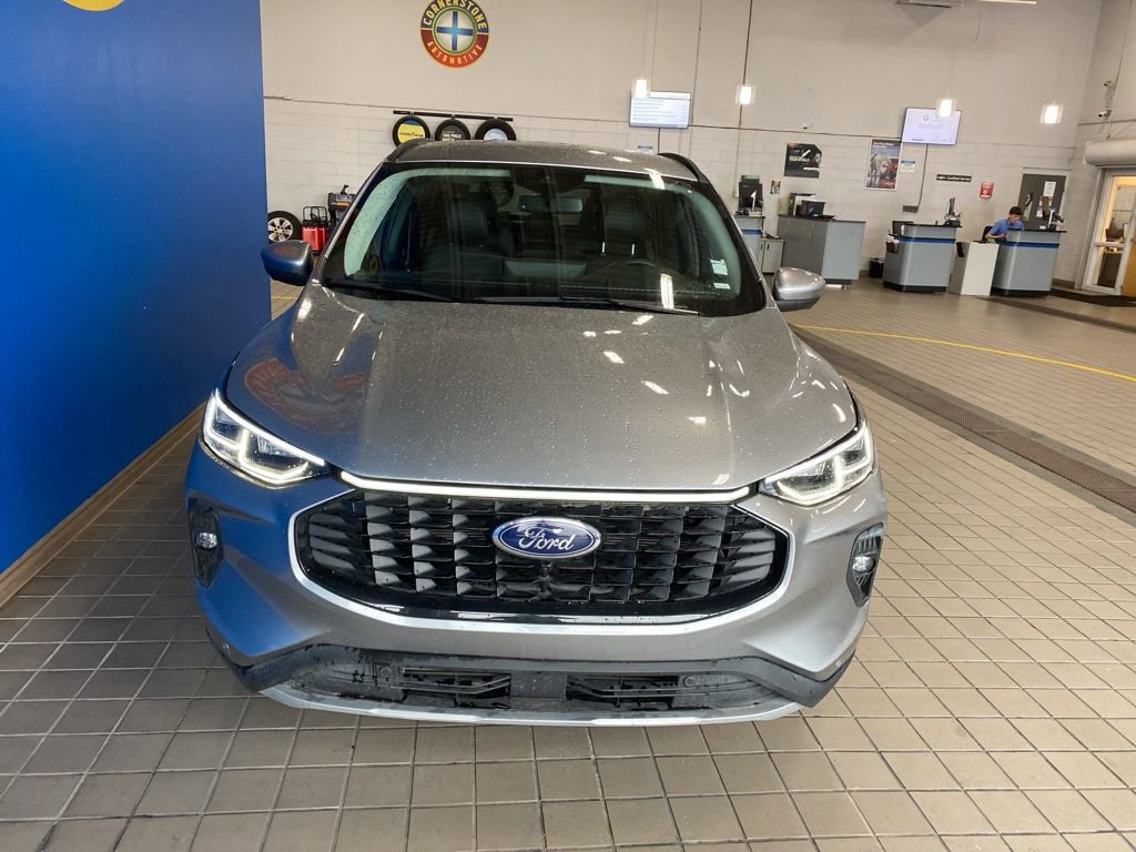 2024 Ford Escape Platinum photo 13